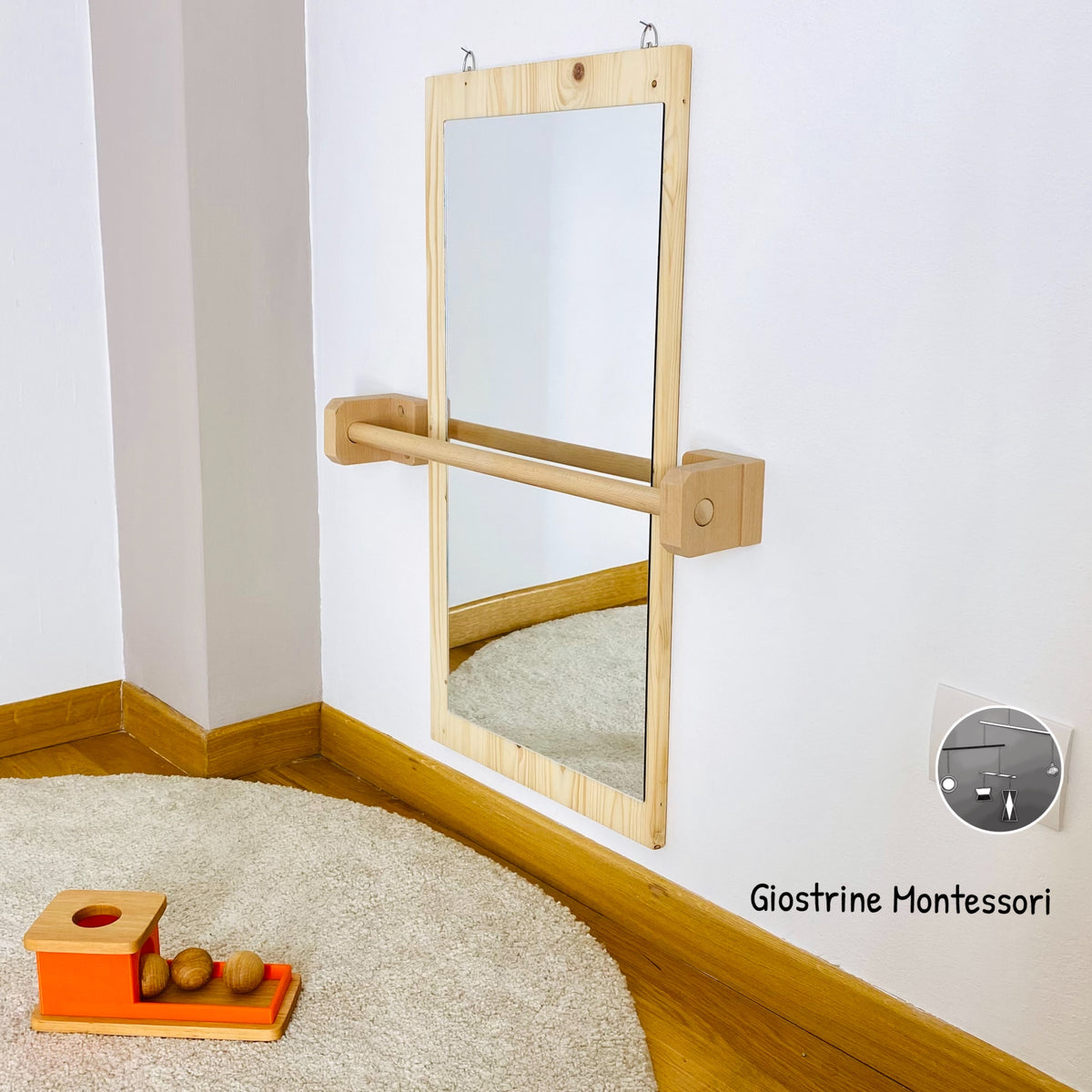 Specchio acrilico infrangibile Montessori per bambino, legno, barra per  trazioni regolabile, 65x65 cm, ingombro ridotto, equilibrio, ausilio per la  deambulazione -  Italia